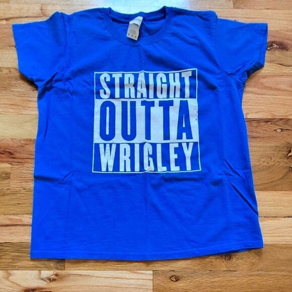 Chicago Cubs "Straight Outta Wrigley" Tee Medium - Picture 1 of 4